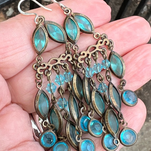 VINTAGE BLUE TEAL GLASS CRYSTAL RHINESTONE LONG DANGLE DROP CHANDELIER EARRINGS - Picture 3 of 16